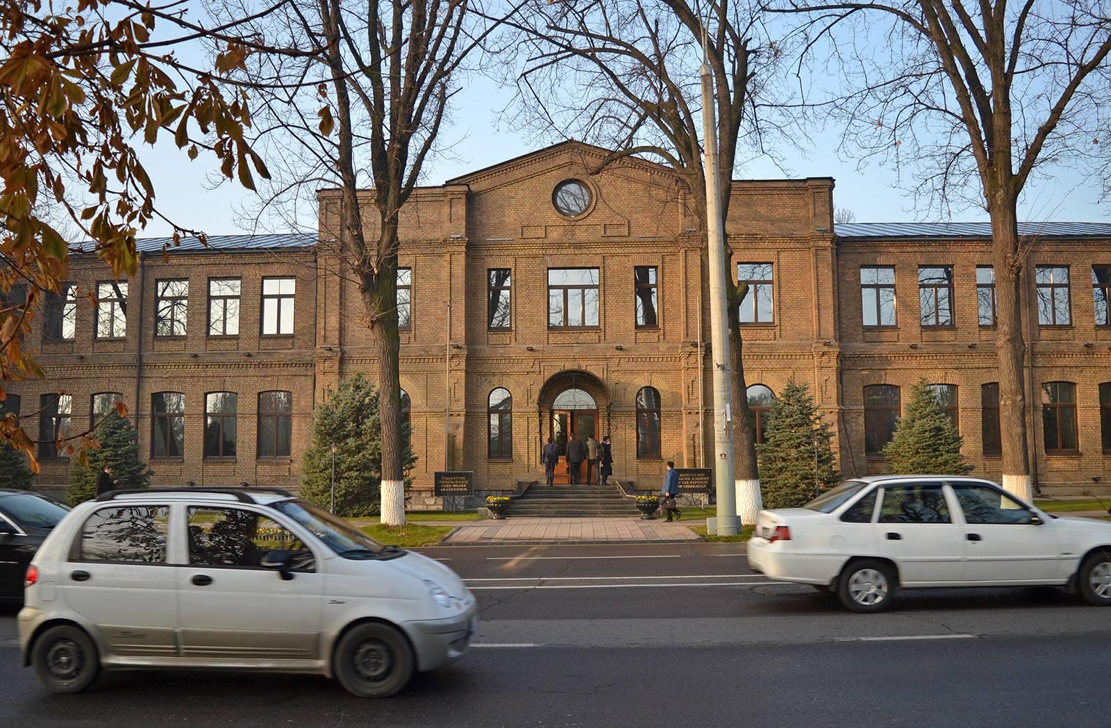 Темир йўл ўқув юрти