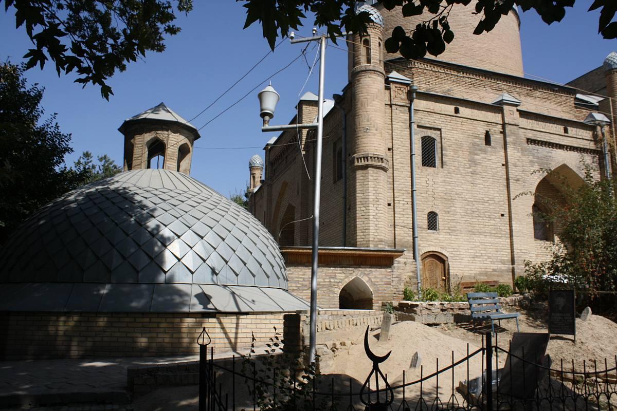 Зайниддин бобо мақбараси