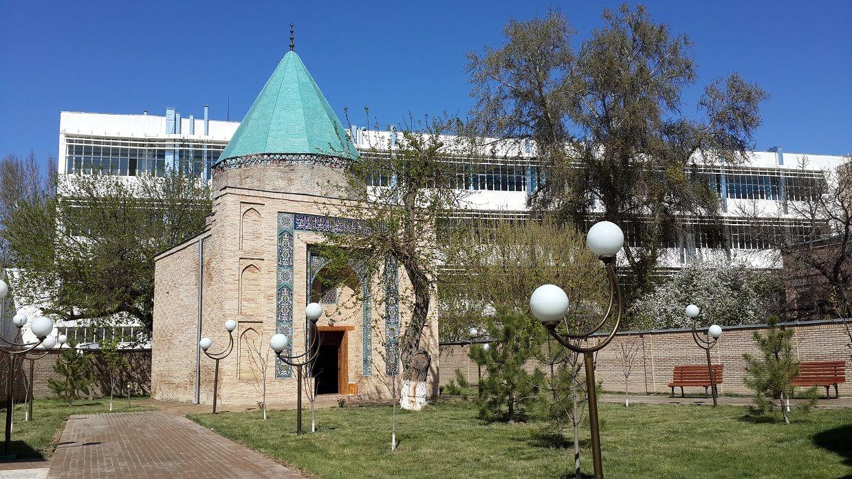 Қалдирғочбий мақбараси