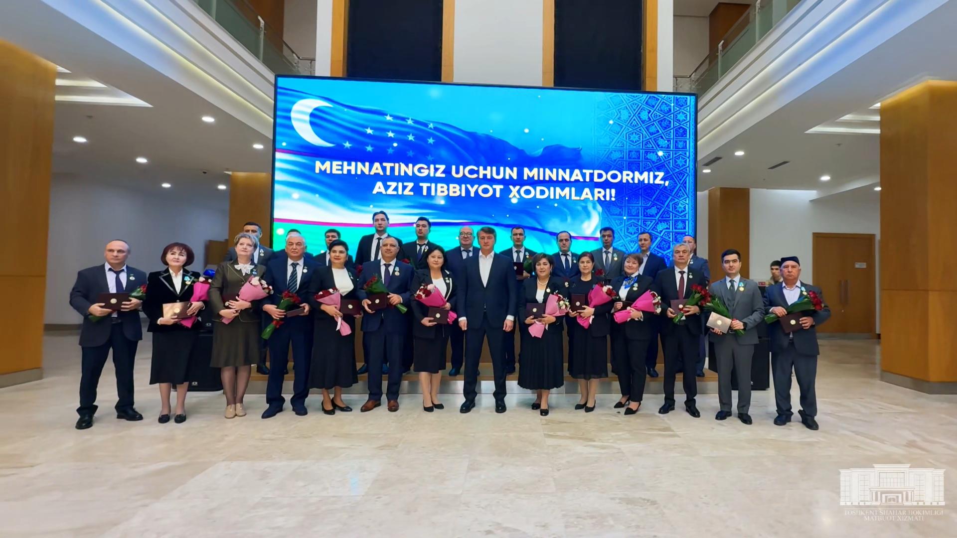 Bir guruh tibbiyot xodimlari taqdirlandi