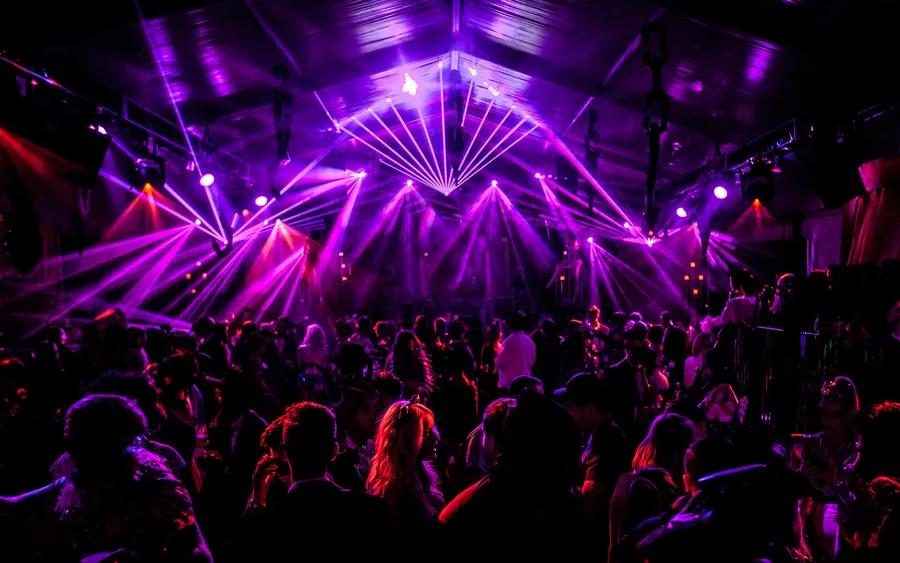 Вечеринки в Fabis